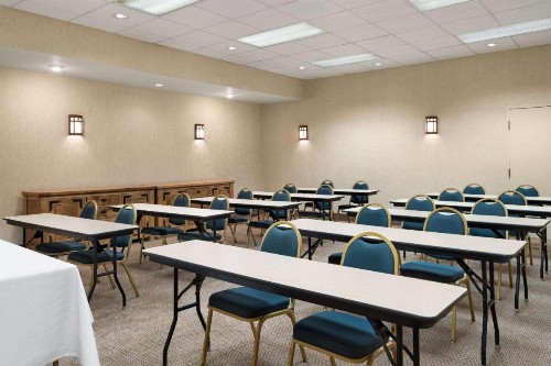 Ramada by Wyndham Tucson - image 48
