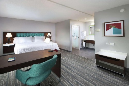 Hampton Inn & Suites Tucson East - image 3