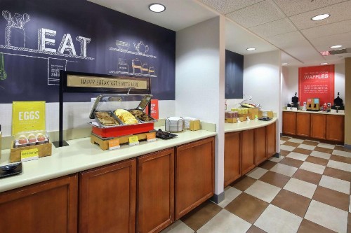 Hampton Inn & Suites Tucson East - image 8