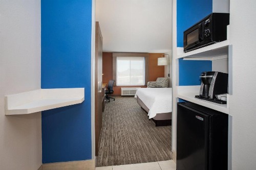 Holiday Inn Express Hotel & Suites Tucson an IHG Hotel - image 29