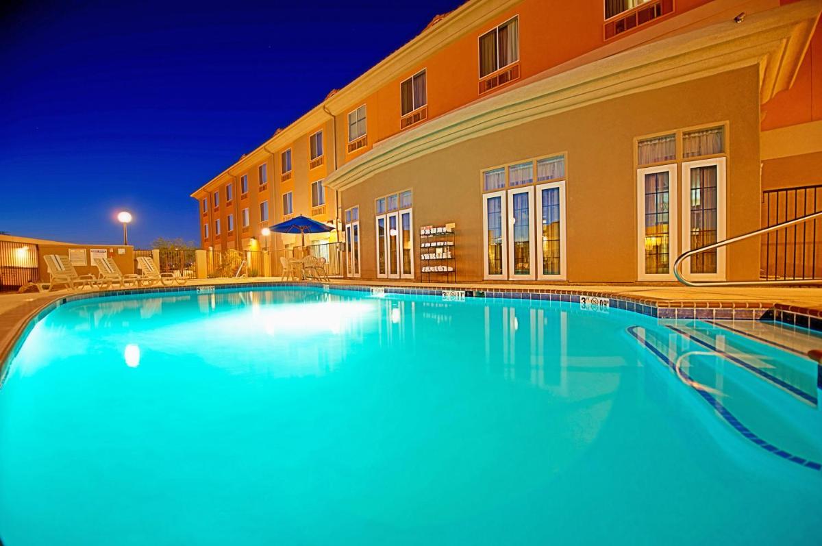 Holiday Inn Express Hotel & Suites Tucson an IHG Hotel - image 3