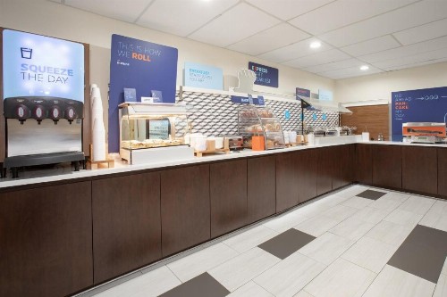 Holiday Inn Express Hotel & Suites Tucson an IHG Hotel - image 40