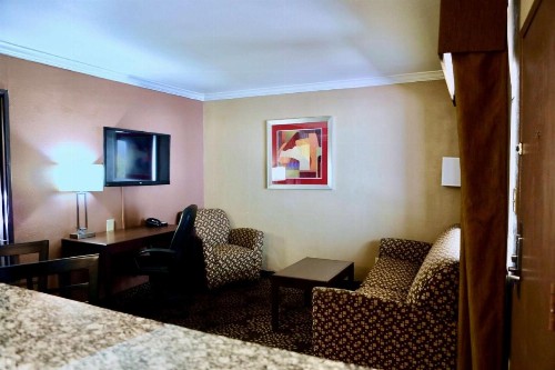 Best Western InnSuites Tucson Foothills Hotel & Suites - image 11