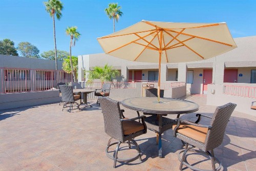 Best Western InnSuites Tucson Foothills Hotel & Suites - image 15