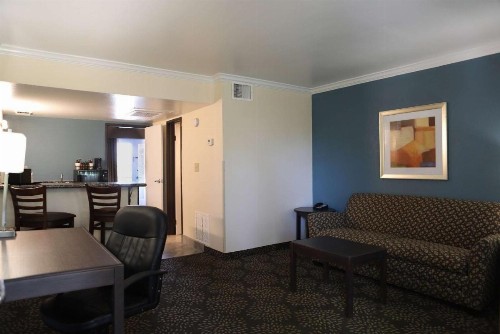 Best Western InnSuites Tucson Foothills Hotel & Suites - image 30