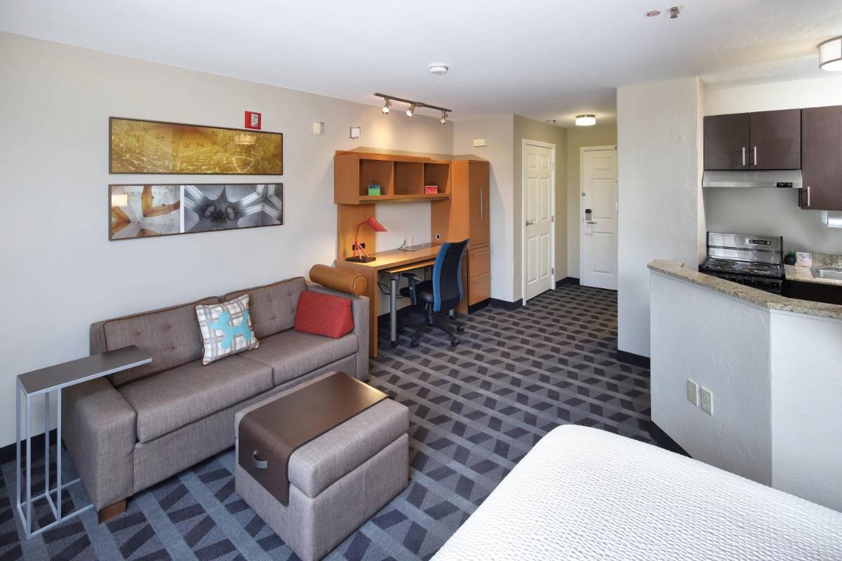TownePlace Suites Tucson - image 3