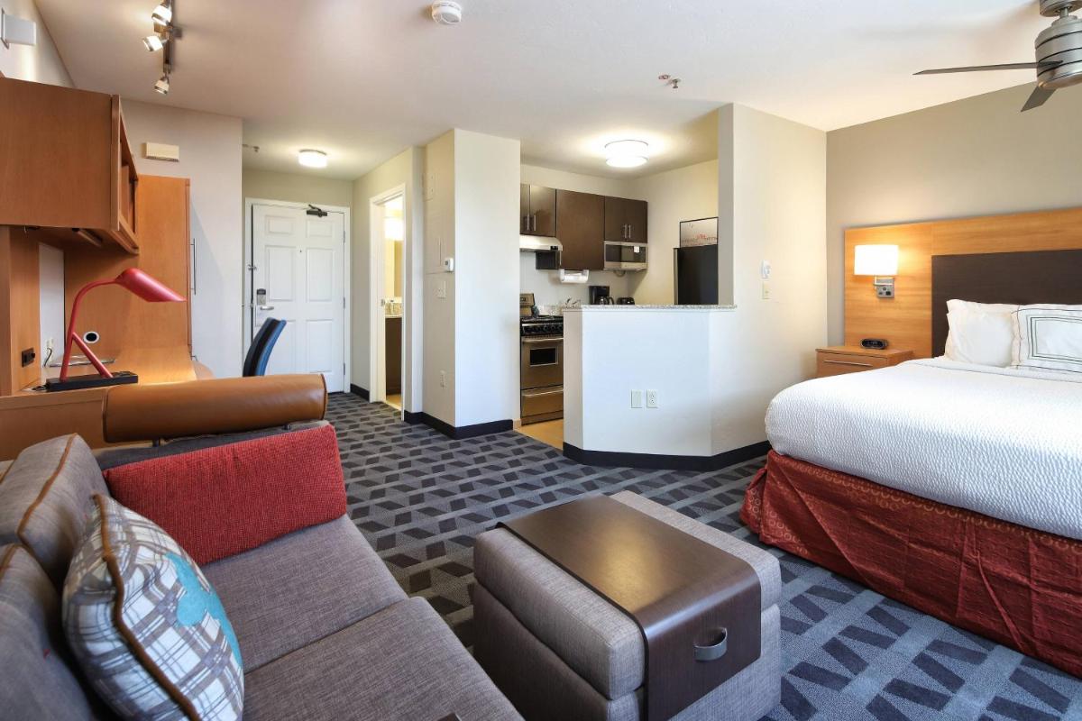 TownePlace Suites Tucson - image 4