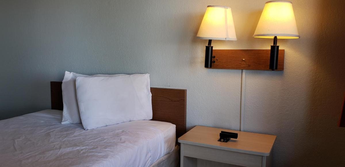 Extend-a-Suites - Tucson Airport - image 4