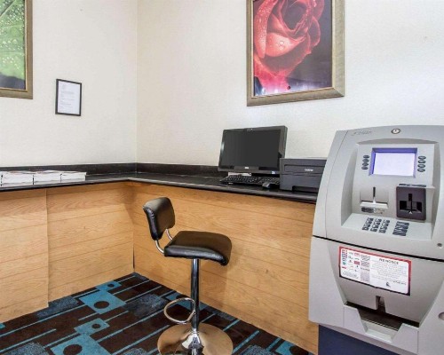 Quality Inn - image 13
