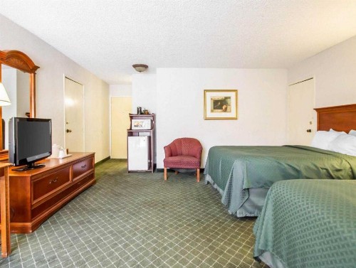 Quality Inn - image 45