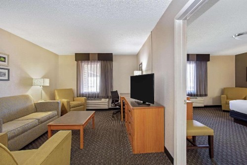 La Quinta Inn by Wyndham Tucson East - image 22