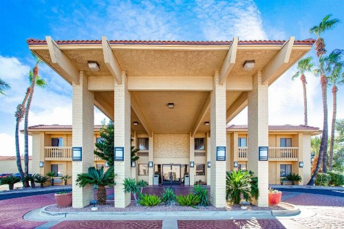 La Quinta Inn by Wyndham Tucson East - image 4