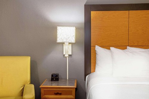 La Quinta Inn by Wyndham Tucson East - image 9