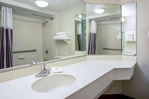 La Quinta by Wyndham Tucson Airport - image 19