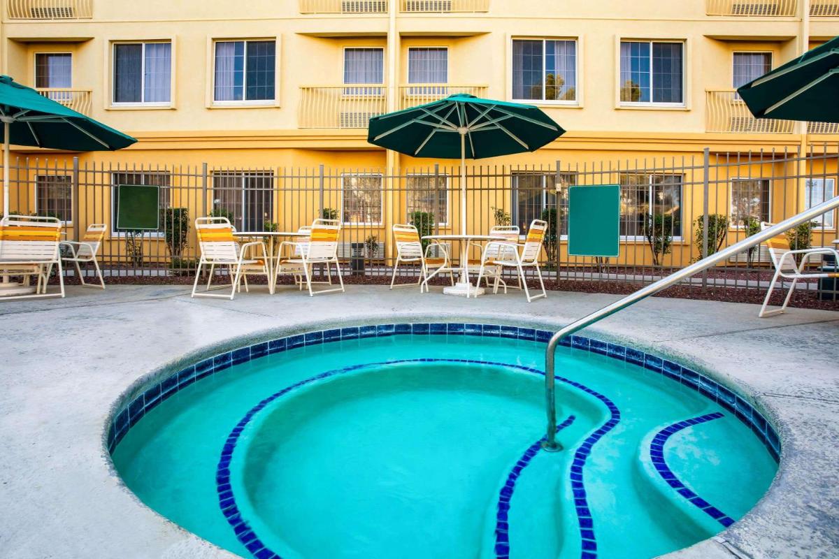 La Quinta by Wyndham Tucson Airport - image 7