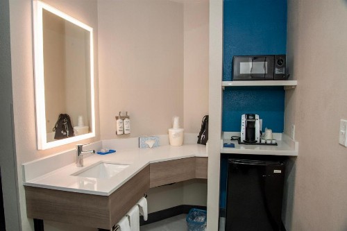 Holiday Inn Express Tucson-Airport an IHG Hotel - image 10