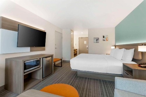 Comfort Suites at Tucson Mall - image 20