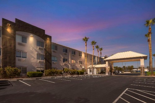 Comfort Suites at Tucson Mall - image 4