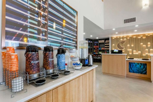 Comfort Suites at Tucson Mall - image 7