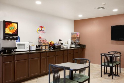 Super 8 by Wyndham Marana/Tucson Area - image 27