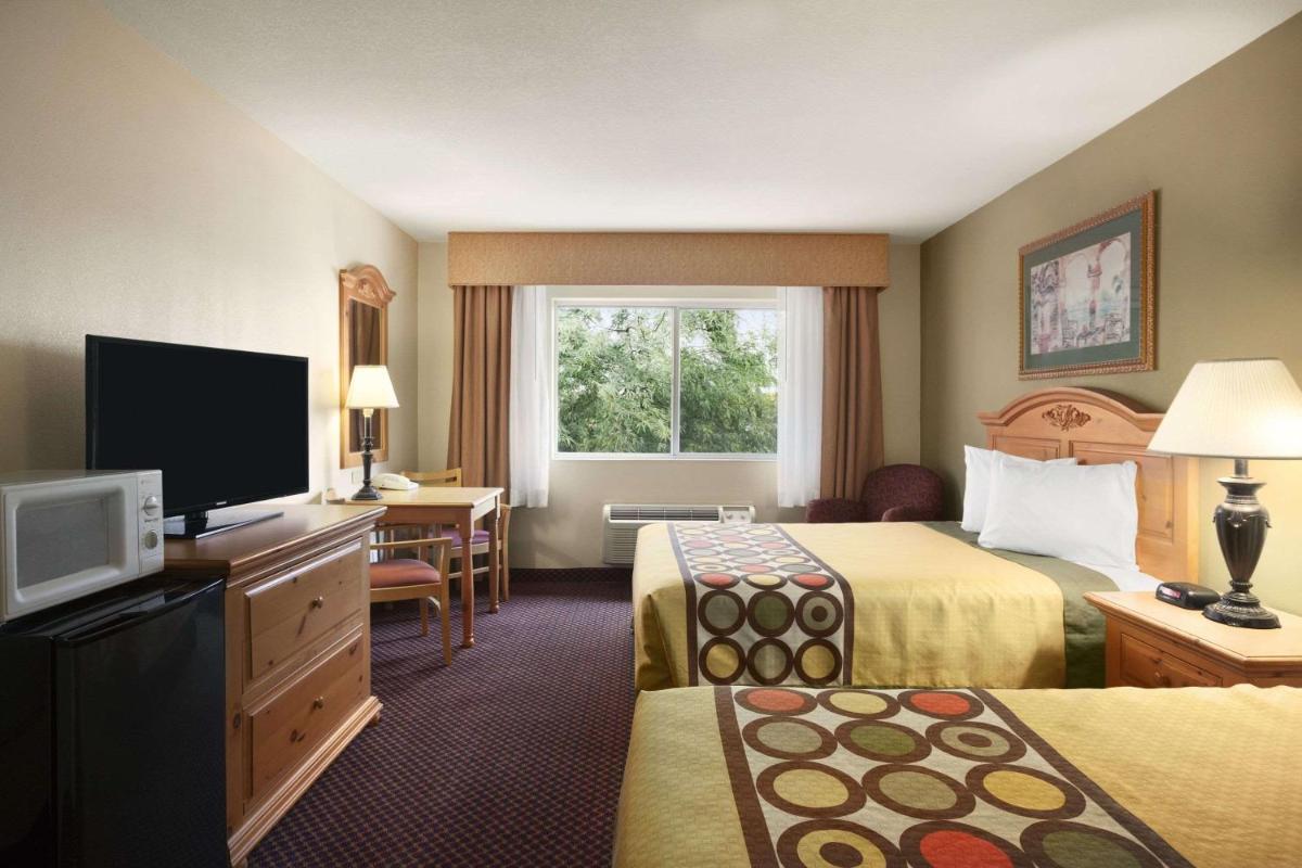 Super 8 by Wyndham Marana/Tucson Area - image 7
