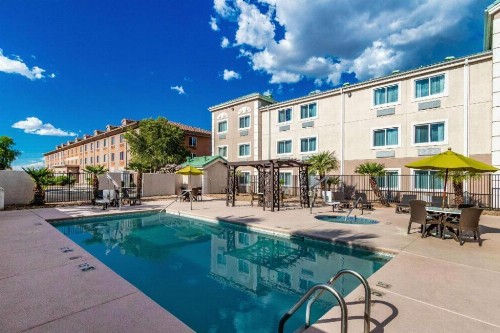 Comfort Inn Tucson - image 17