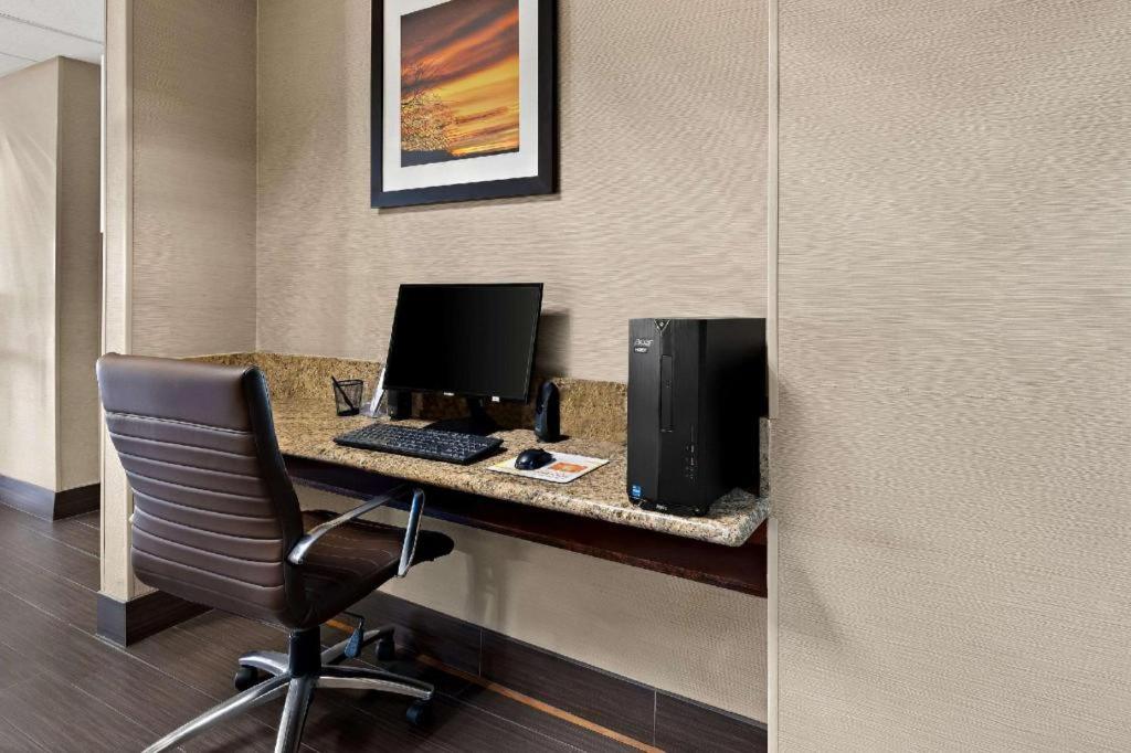 Comfort Inn Tucson - image 6