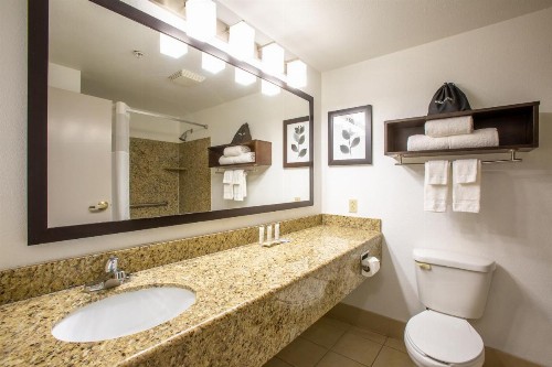 Country Inn & Suites by Radisson Tucson City Center AZ - image 3