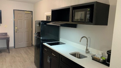 Country Inn & Suites by Radisson Tucson City Center AZ - image 6