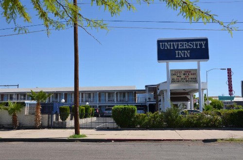 University Inn - image 12