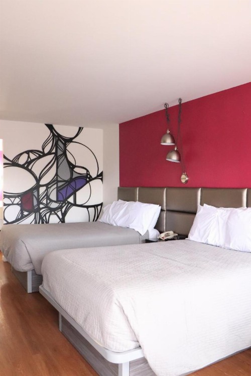 University Inn - image 13