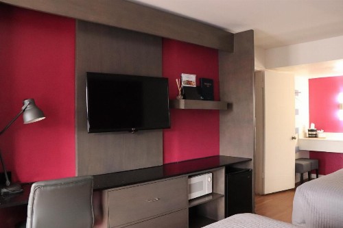 University Inn - image 18