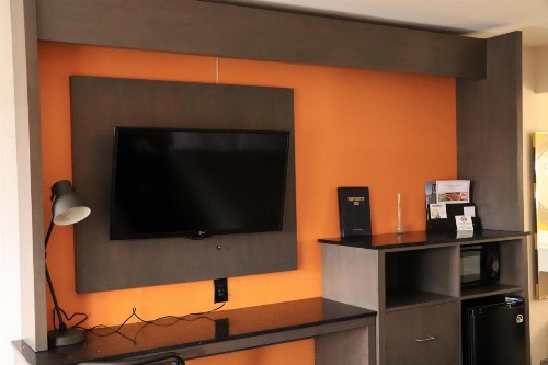 University Inn - image 19