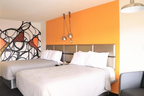 University Inn - image 4
