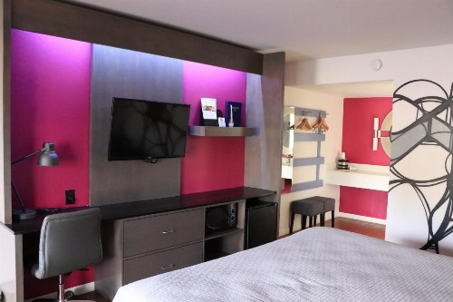 University Inn - image 6