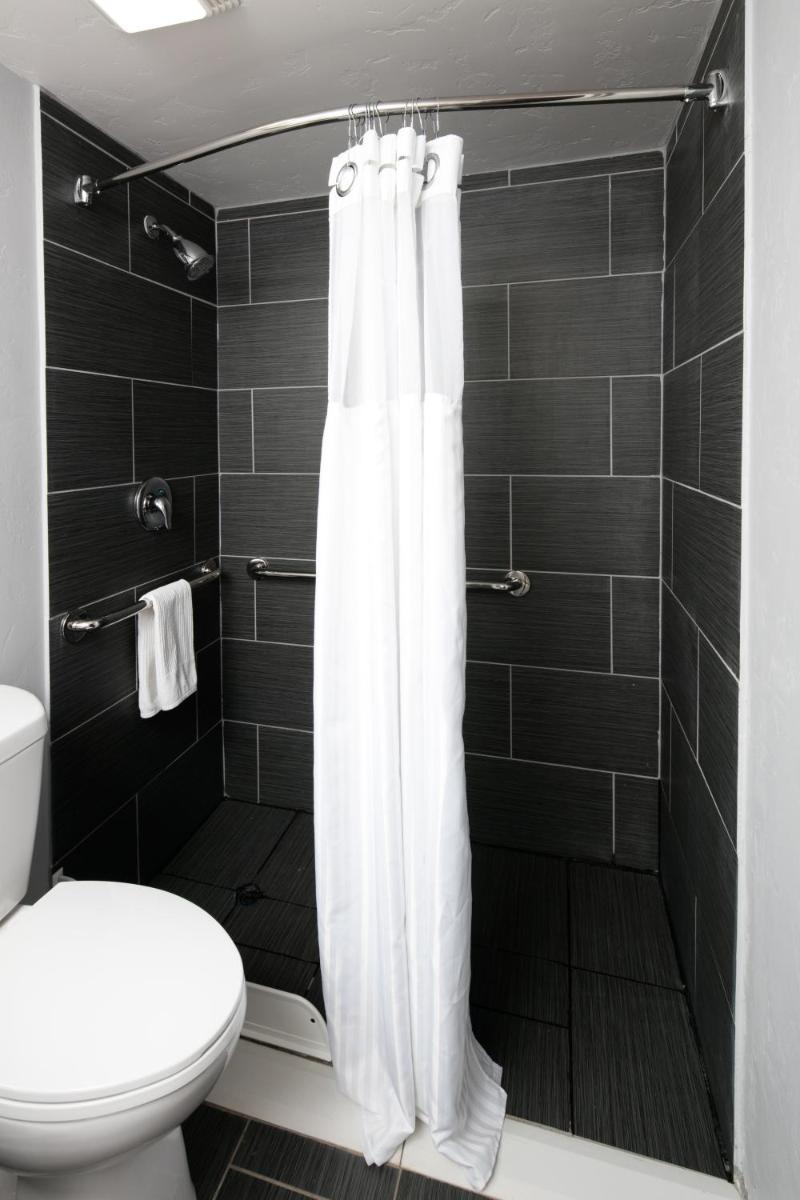 Red Lion Inn & Suites Tucson Downtown - image 6