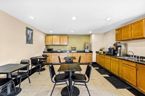 Days Inn by Wyndham Tucson Airport - image 22