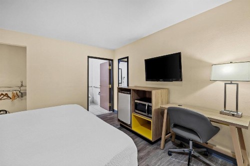 Days Inn by Wyndham Tucson Airport - image 26
