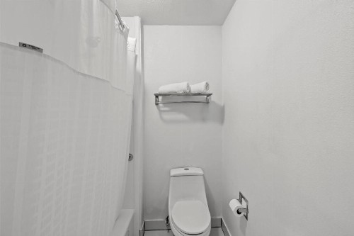 Days Inn by Wyndham Tucson Airport - image 3