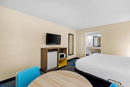 Days Inn by Wyndham Tucson Airport - image 4