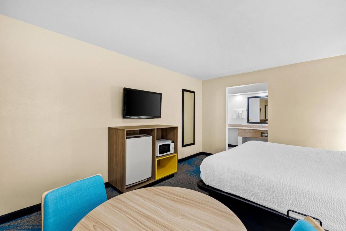 Days Inn by Wyndham Tucson Airport - image 4