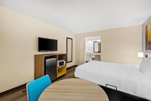 Days Inn by Wyndham Tucson Airport - image 6