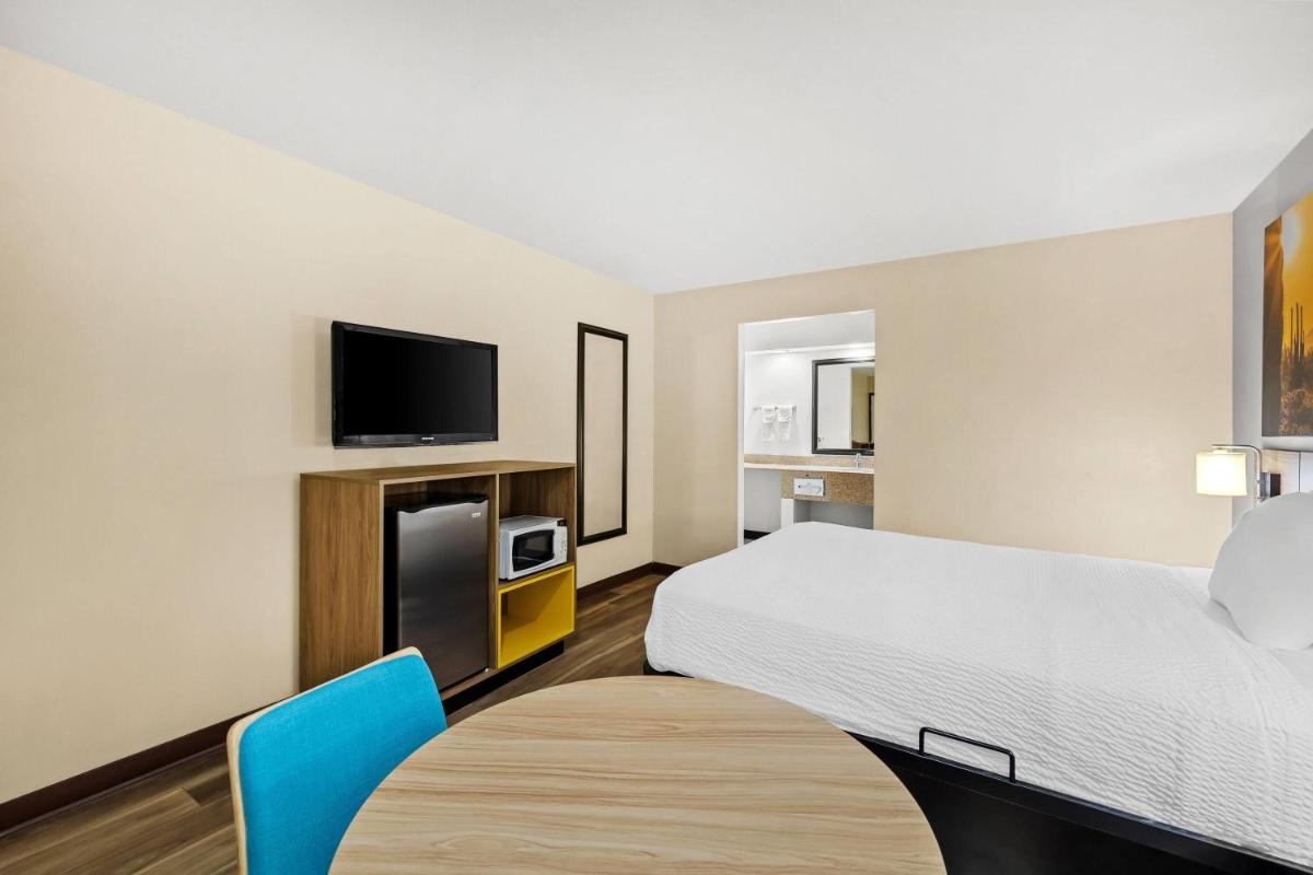 Days Inn by Wyndham Tucson Airport - image 6