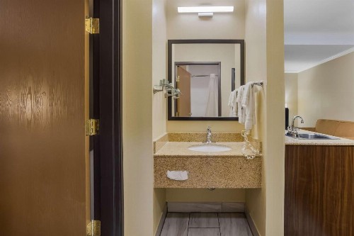 Best Western Gold Poppy Inn - image 20