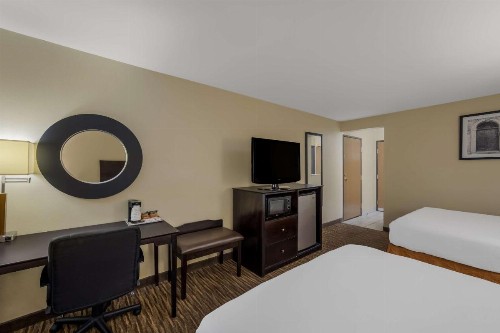 Best Western Gold Poppy Inn - image 22