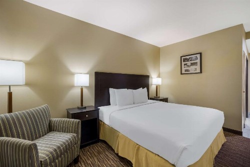 Best Western Gold Poppy Inn - image 9