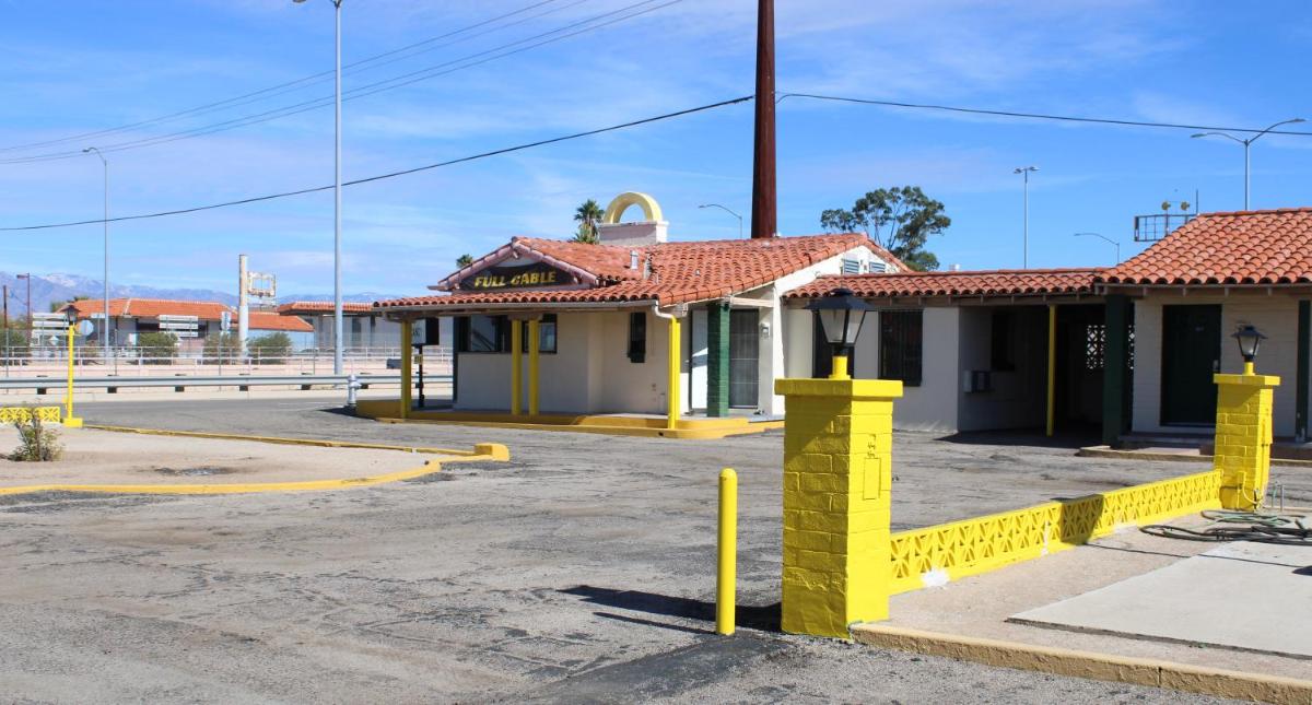 Economy Inn - main image