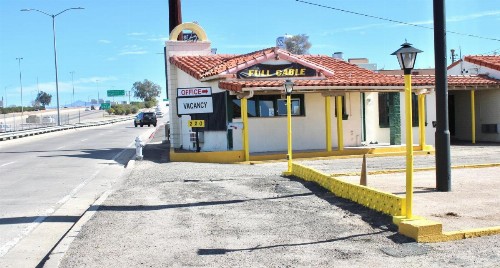 Economy Inn - image 3