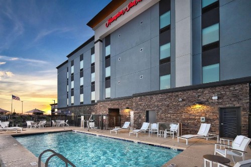 Hampton Inn Suites Tucson Tech Park - image 11