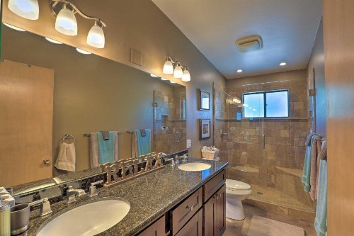 Spacious Oasis with Hot Tub 6Mi to Saguaro Park - image 12